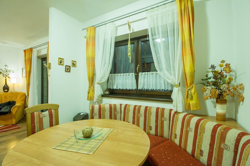 Vila Helena - Apartment Helena 2 ルジョムベロク エクステリア 写真
